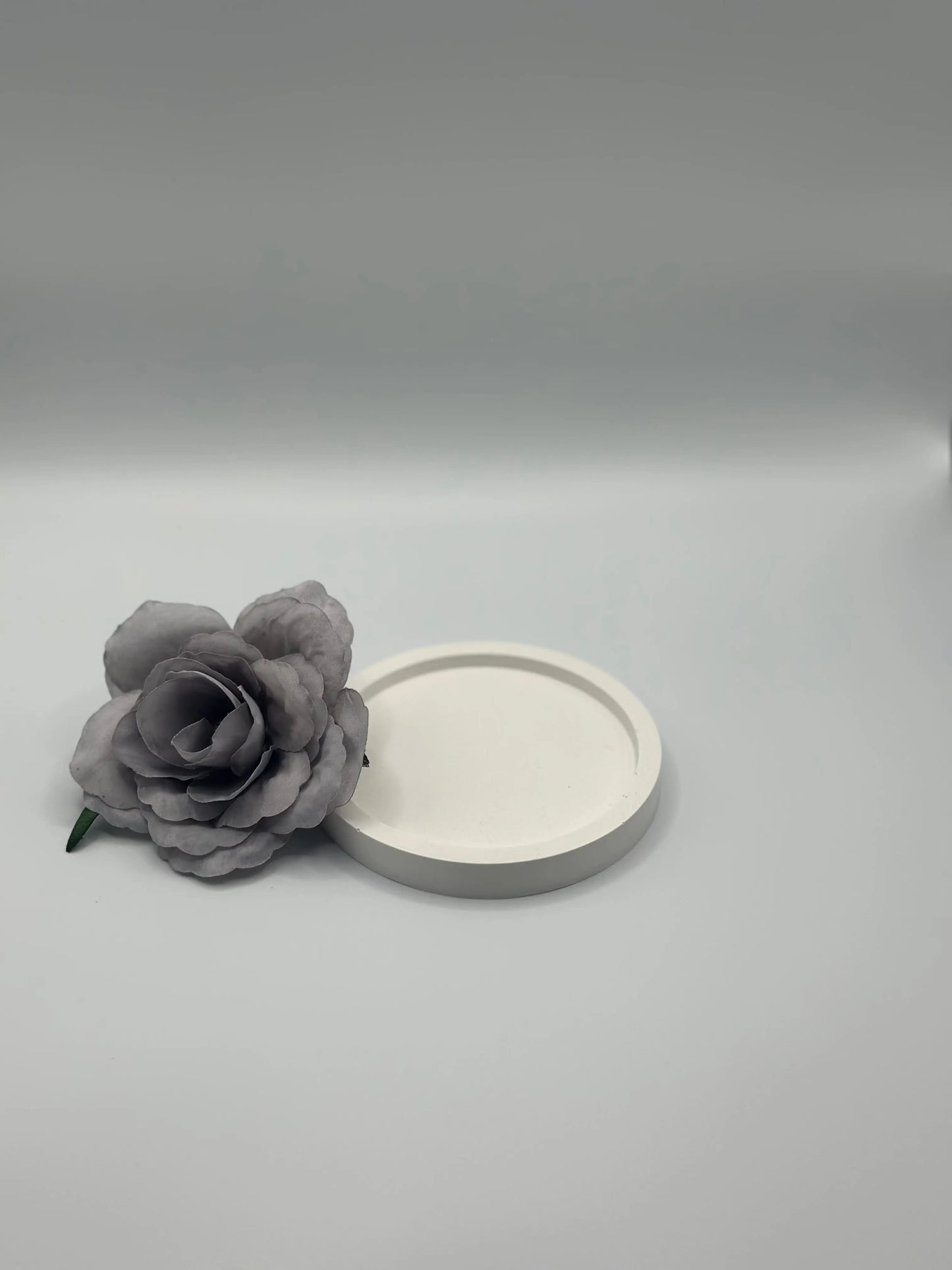 rundes Dekotablett Ø 8 cm aus Keracraft Herzberg Crafts