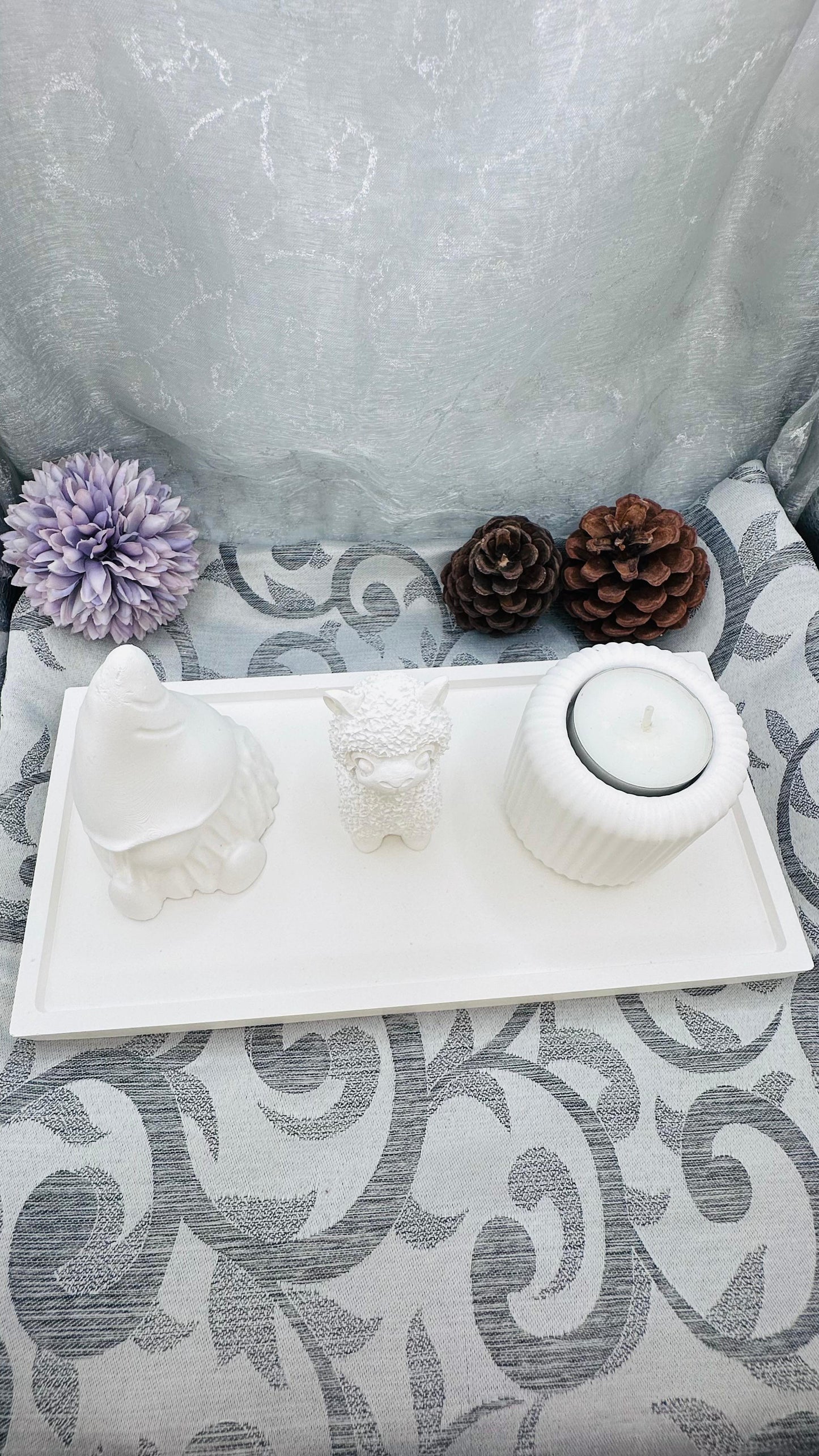 Rechteckiges Keracraft-Tablett in Weiß mit Deko Herzberg Crafts