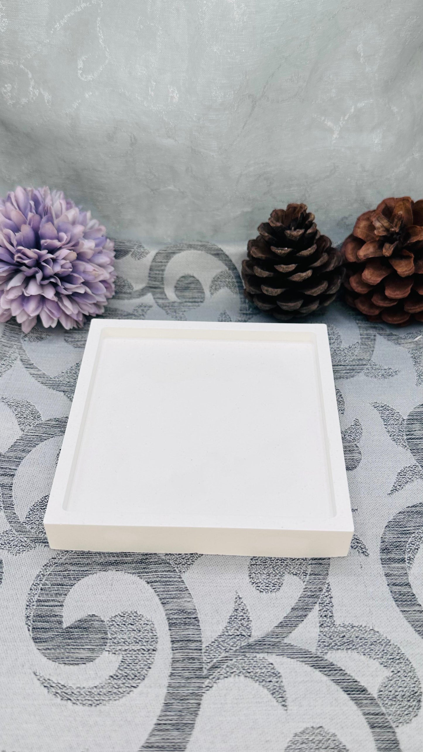 Quadratisches Keracraft-Tablett in Weiß Herzberg Crafts