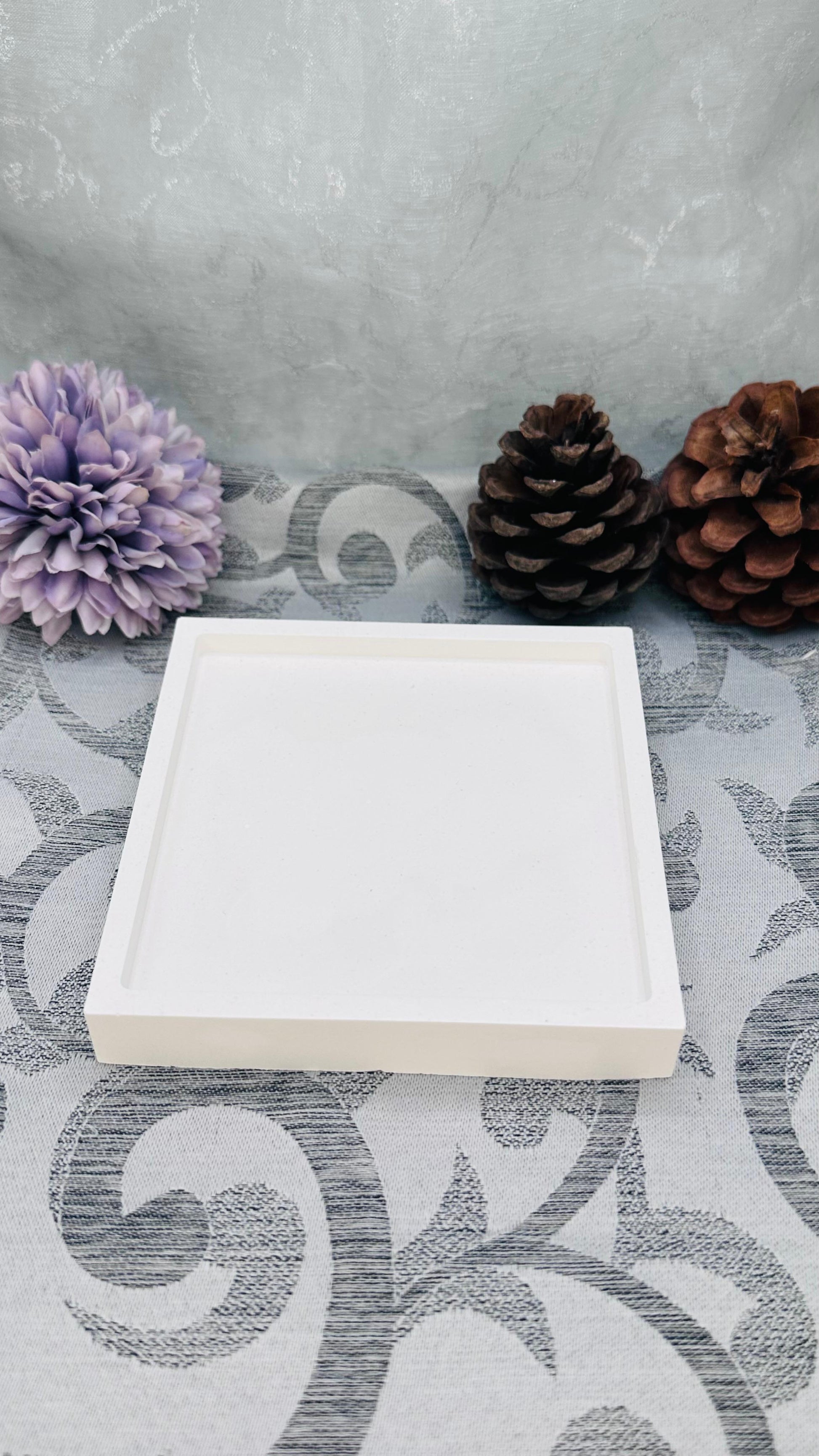 Quadratisches Keracraft-Tablett in Weiß Herzberg Crafts