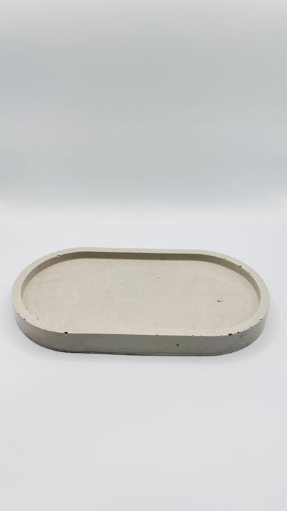 Dekotablett 18 cm aus Beton in ovaler Form Herzberg Crafts