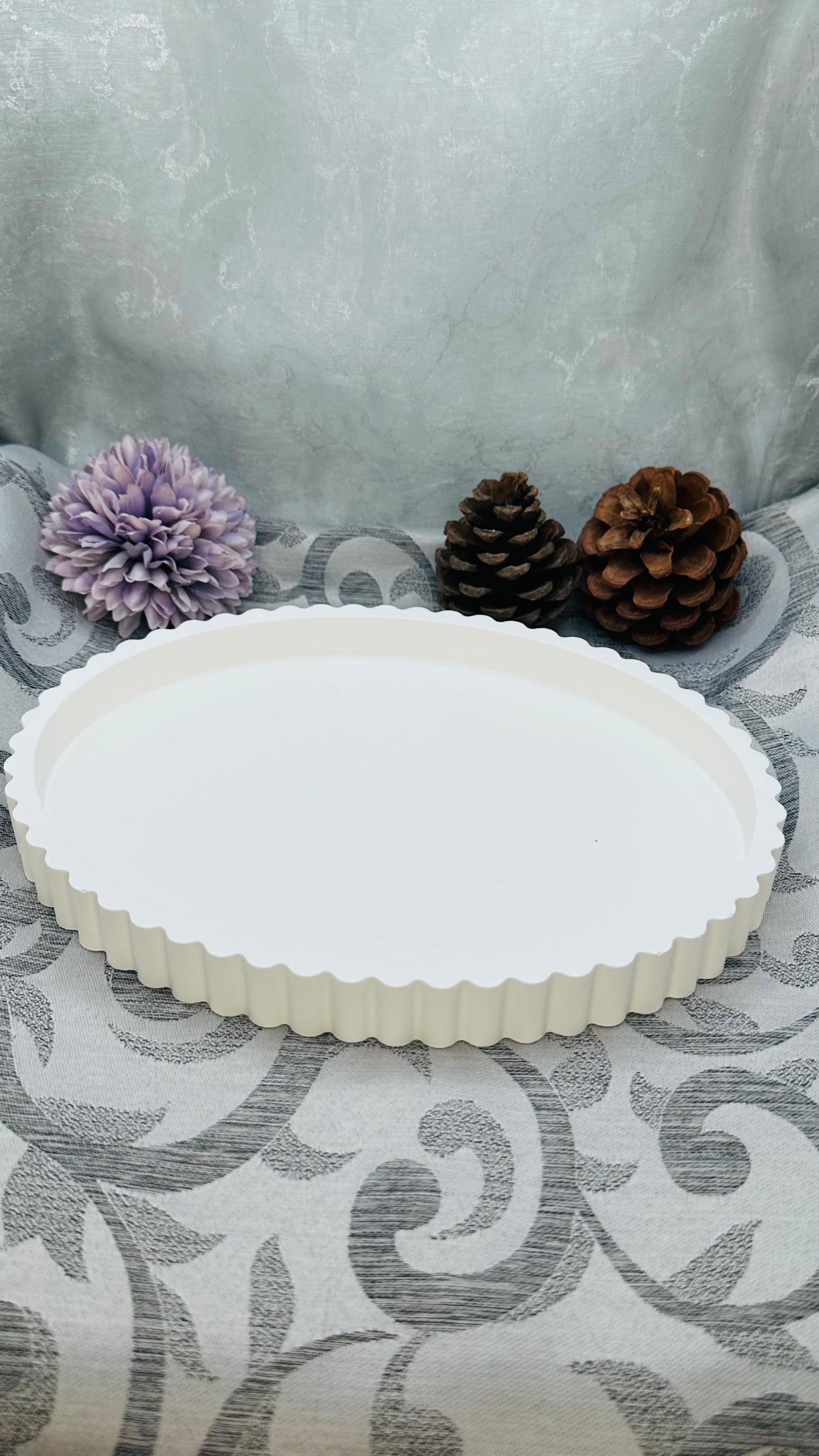 Ovales Keracraft-Tablett in Weiß mit geriffeltem Rand Ø 20 cm Herzberg Crafts