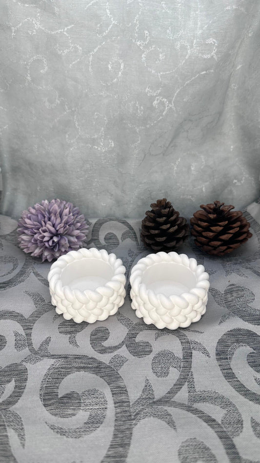 Geflochtene Keracraft-Teelichthalter in Weiß Herzberg Crafts