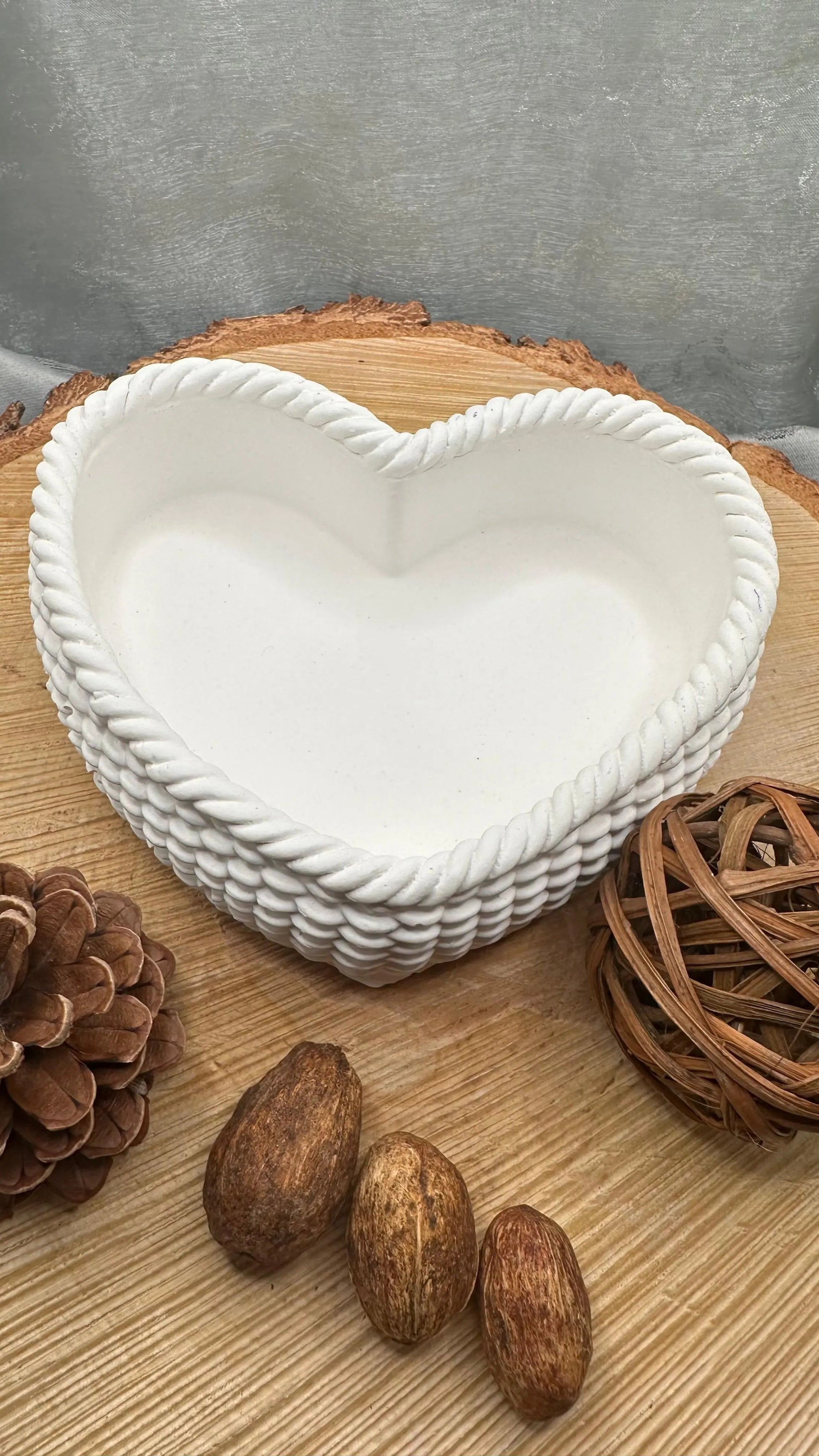 Keracraft Herzschale in Weiß mit Flechtstruktur  Herzberg Crafts