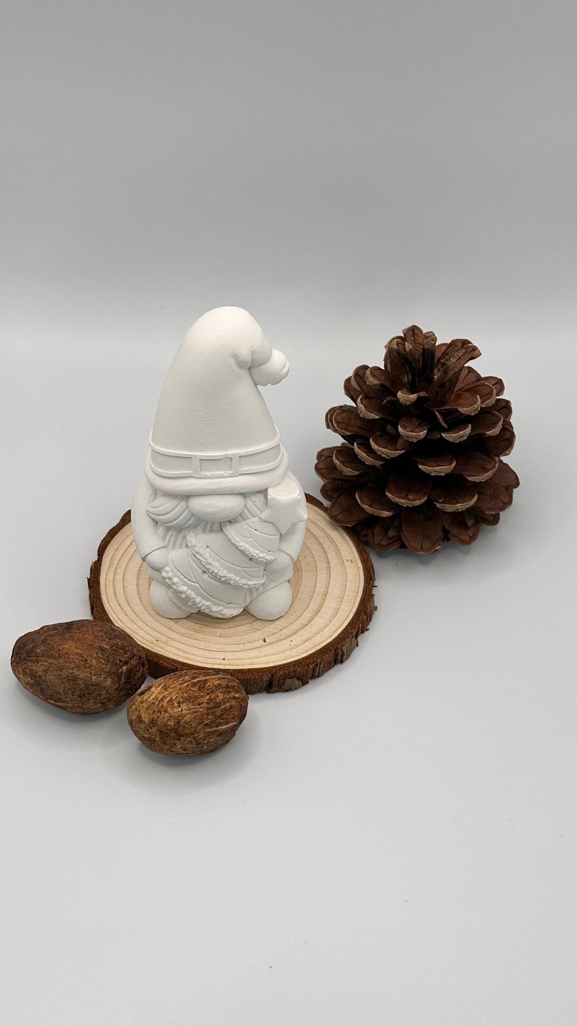 Keracraft Figur mit Weihnachtsbaum in Weiß Herzberg Crafts