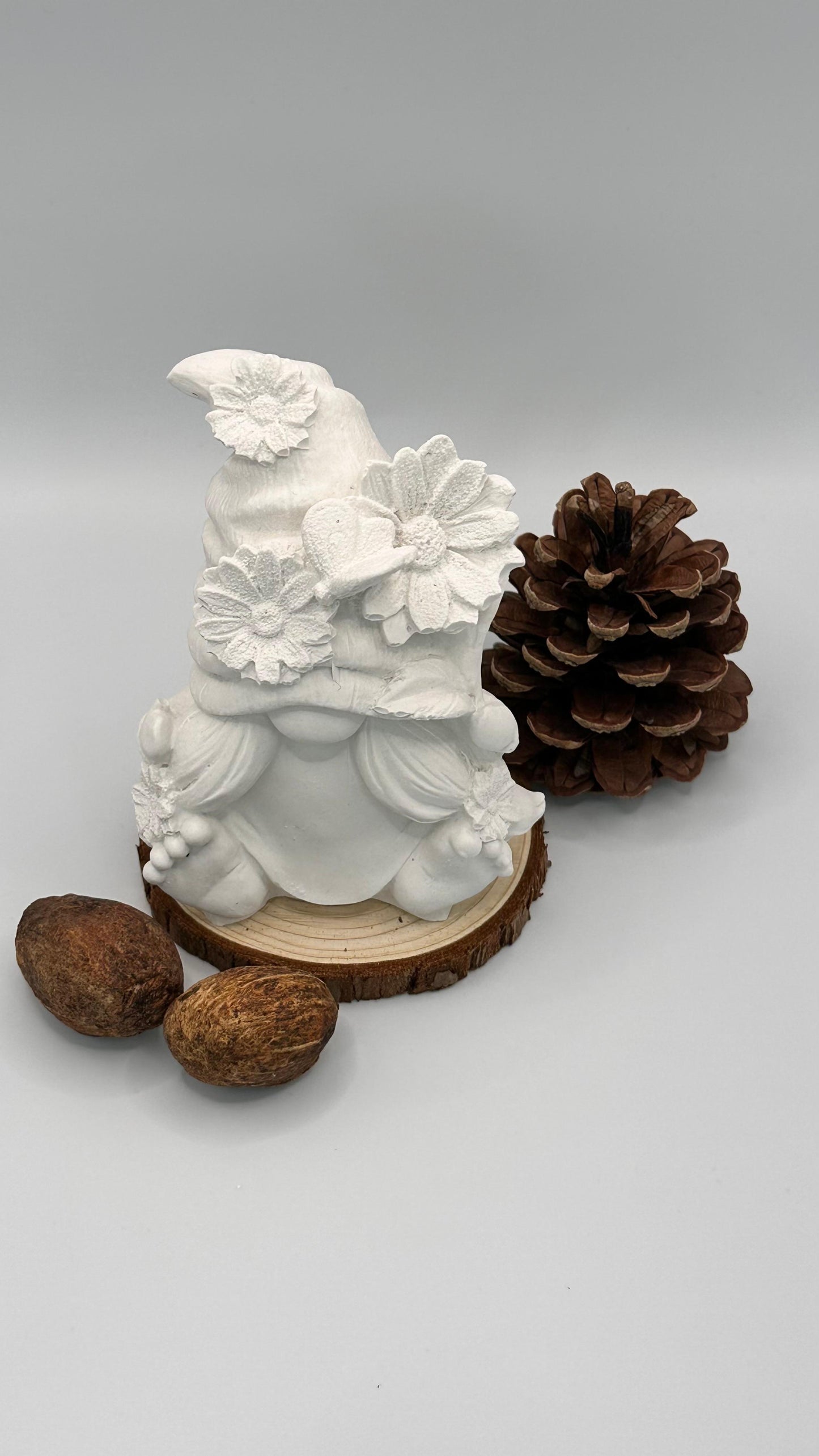 Keracraft Figur mit Blumenmütze in Weiß Herzberg Crafts