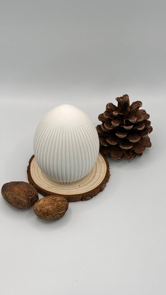 Weißes Keracraft Ei mit feiner Riffelstruktur Herzberg Crafts