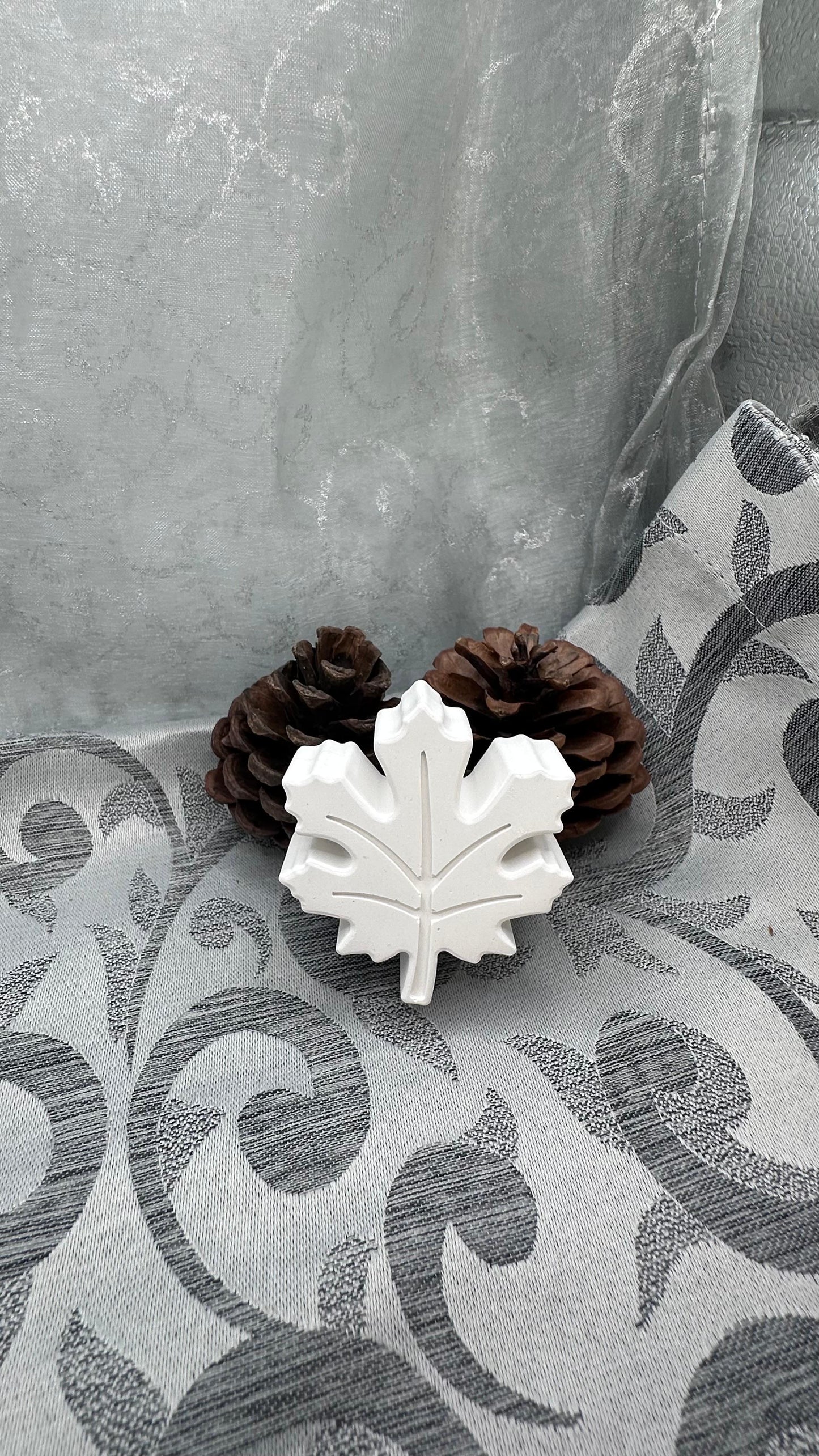 Weiße Keracraft-Herbstfiguren: Ahornblatt 2
Herzberg Crafts