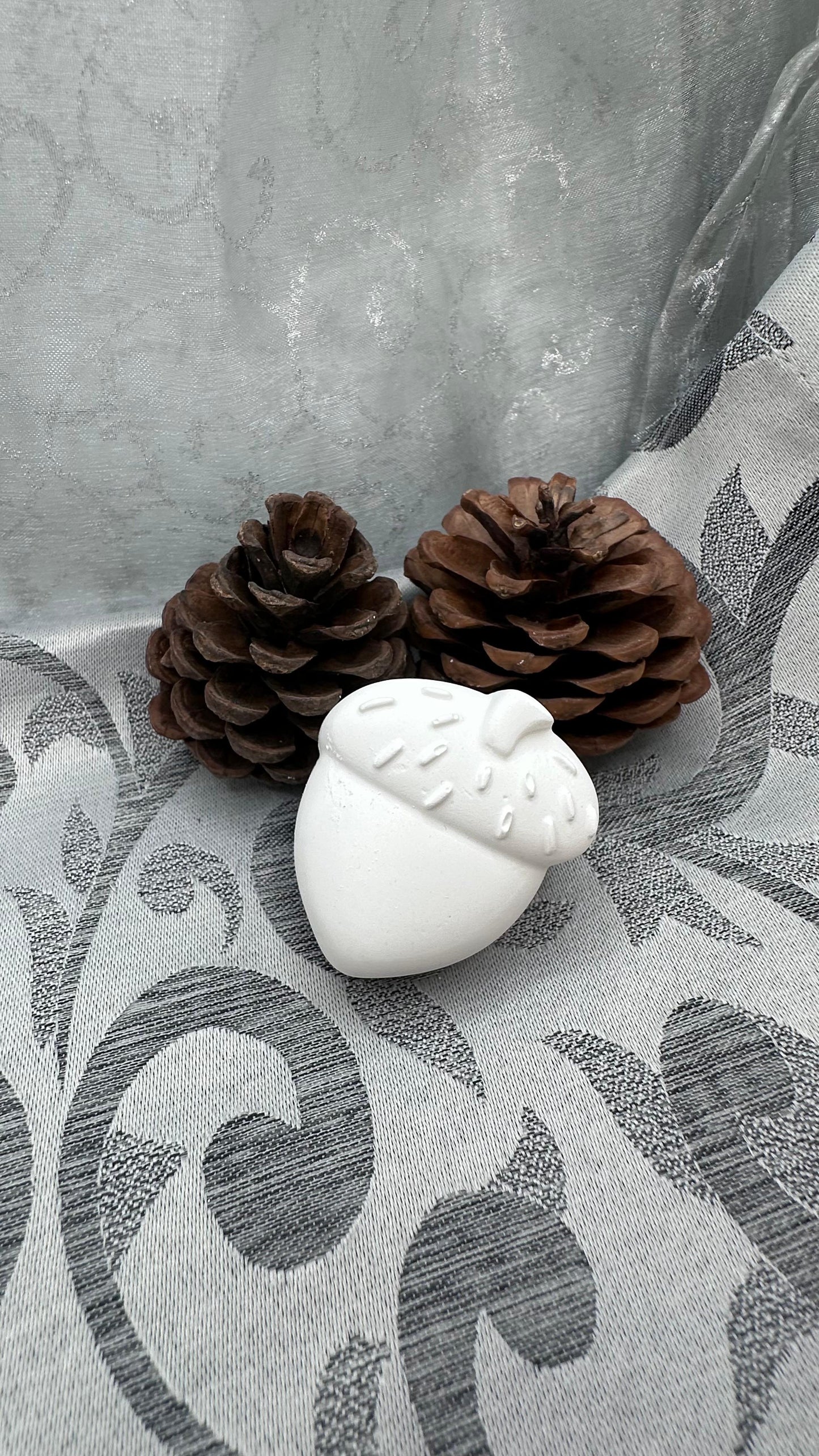 Weiße Keracraft-Herbstfiguren: Eichel 2
Herzberg Crafts