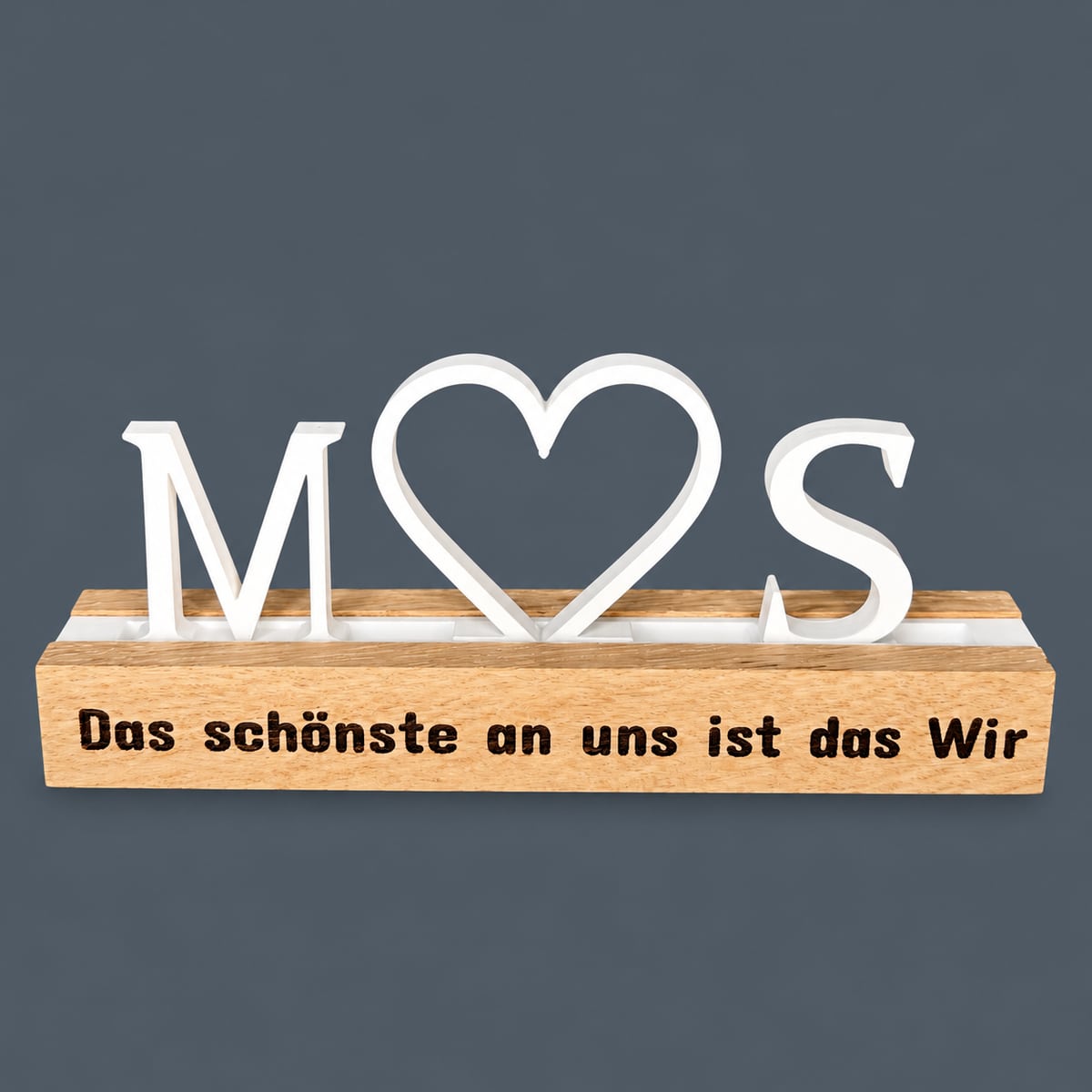 Personalisierter Deko-Stecker mit Herz und Spruch ‚Das schönste an uns ist das Wir.
Herzberg Crafts 
